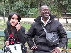 Indisches Girl wird bei interrassischem DP aufgebohrt